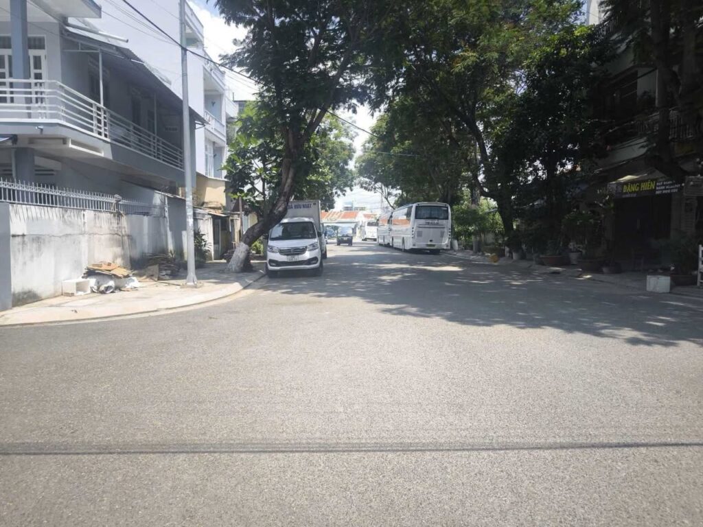 Bán nhà cấp bốn mặt tiền đường Nguyễn Thị Định – Phước Long thích hợp kinh doanh
