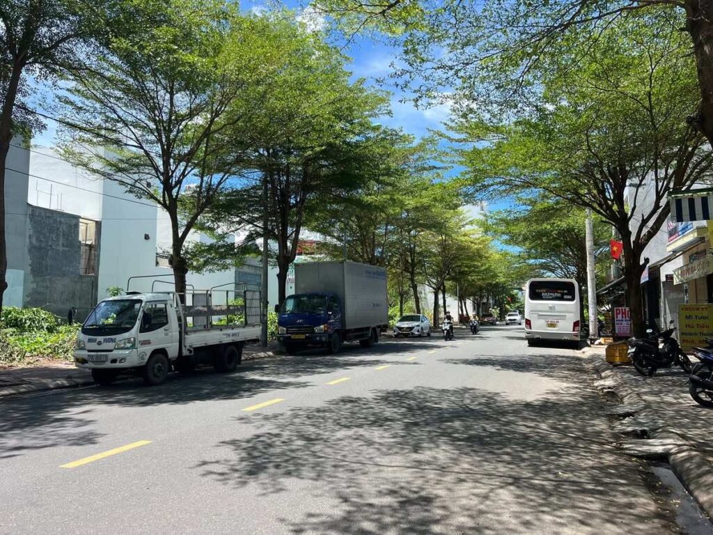 Bán đất mặt tiền đường Thích Quảng Đức sổ đỏ xây dựng tự do