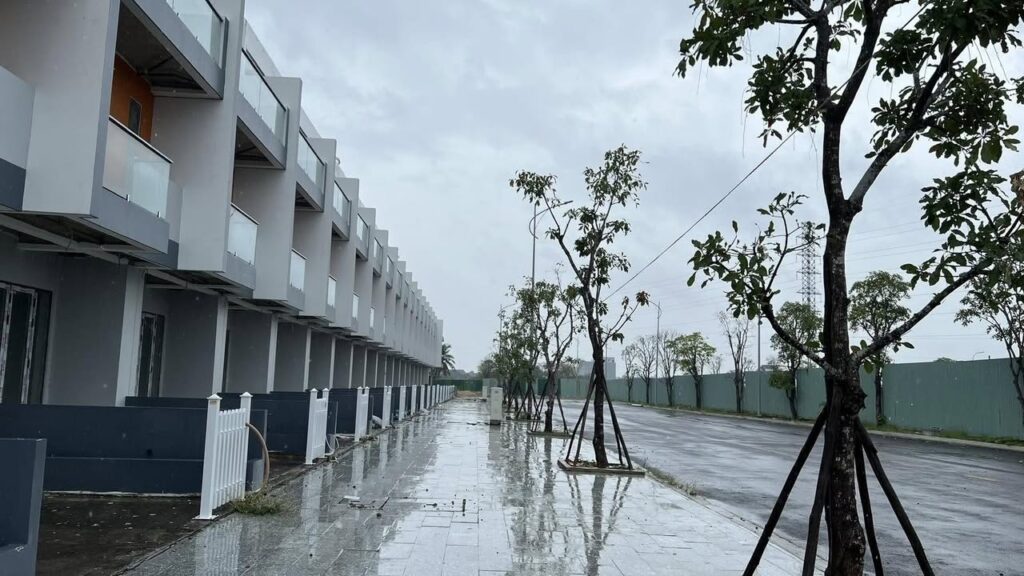 Bán căn shophouse Mỹ Gia gói 8 đường 27m giá tốt