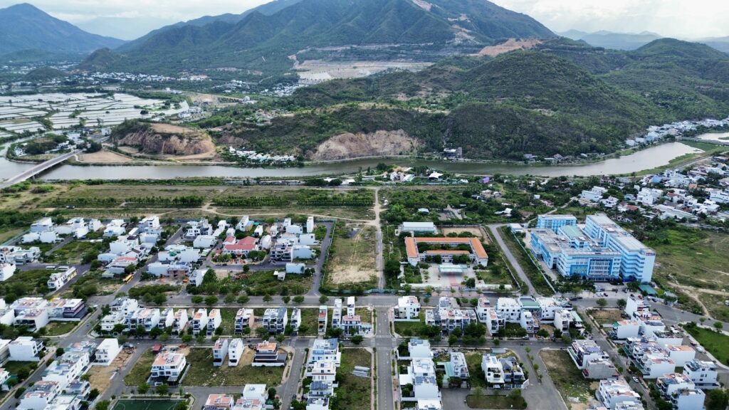 Bán nhà Mỹ Gia gói 3 đường 12m, nhà mới xây nội thất cơ bản